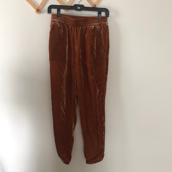 Madewell Pants - Madewell gold velvet pull on pants xxs